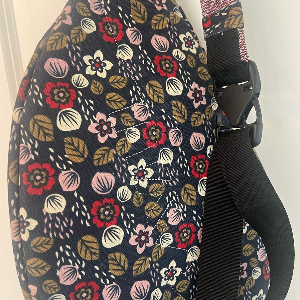 KAVU Women's Floral Sling Bag - Black and Red - Picture 7 of 11